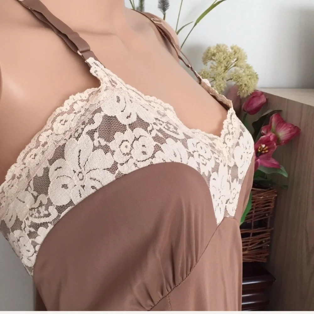 Vintage 1940s Brown Slip Dress with Beige Lace | Midi | Size M - Picture 5 of 6